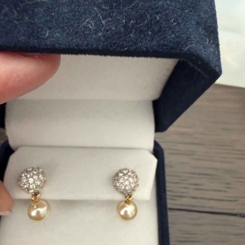 Elegant Rhinestone and Pearl Drop Earrings - Picture 3 of 3